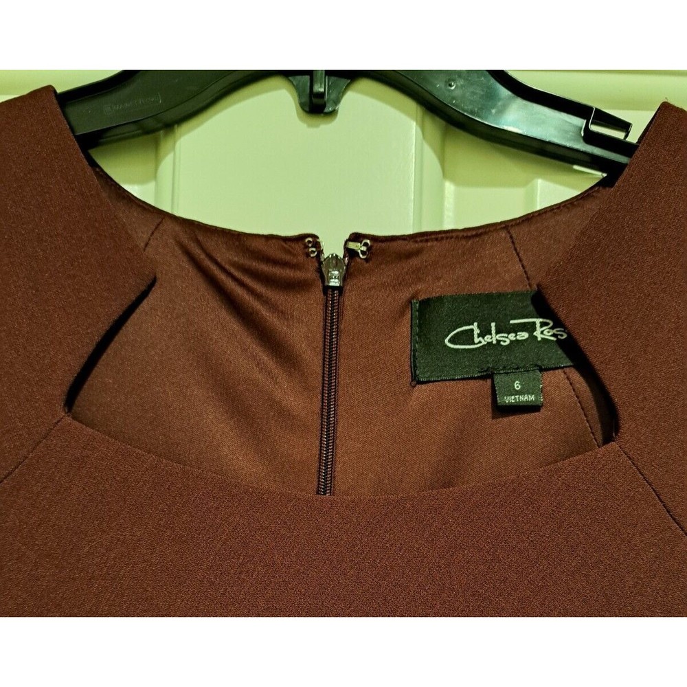 Chelsea Dress Fit Flare Black and Red Short Sleeved Knee Length Ruched Women's 6 - Picture 5 of 8
